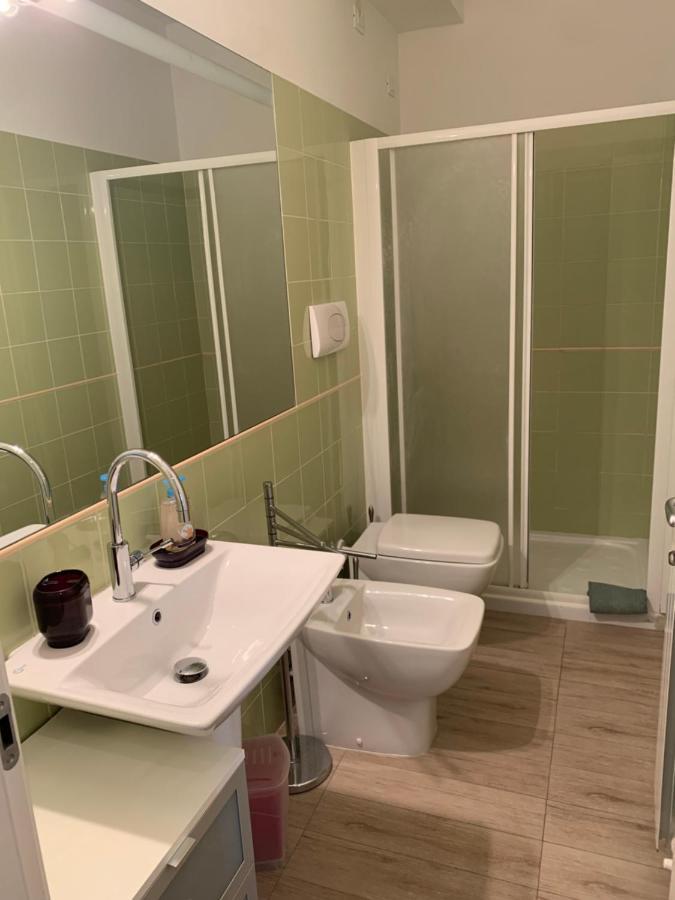 Pool House Apartment ลาสเปเซีย ภายนอก รูปภาพ